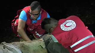الهلال الأحمر الليبي يواصل انتشال جثث المهاجرين الغارقين قبالة طرابلس
