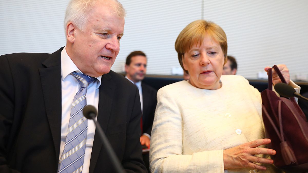 Γερμανία: Στο στόχαστρο η συμφωνία για «κέντρα τράνζιτ»