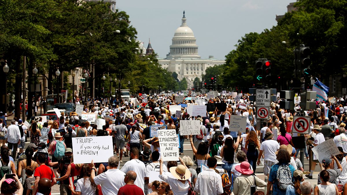 محتجون في واشنطن لمالبة إدارة ترامب بوقف حملة على المهاجرين