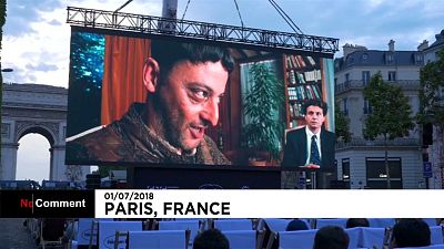 Les Champs-Elysées transformés en cinéma géant le temps d'une soirée