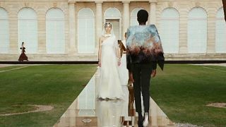 Haute couture : la maison Givenchy rend hommage à son fondateur