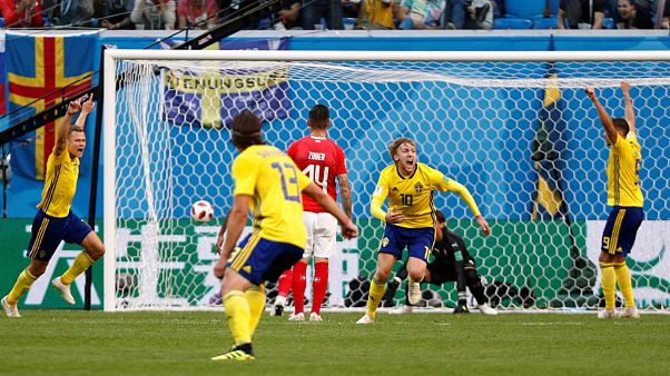Forsberg celebra o golo que abriu a porta dos "quartos" aos nórdicos Forsberg celebra o golo que abriu a porta dos "quartos" aos nórdicos