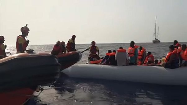 Guardia Costiera libica a Euronews: "pochi mezzi ma abbiamo fiducia nelle promesse di Salvini" Guardia Costiera libica a Euronews: "pochi mezzi ma abbiamo fiducia nelle promesse di Salvini"