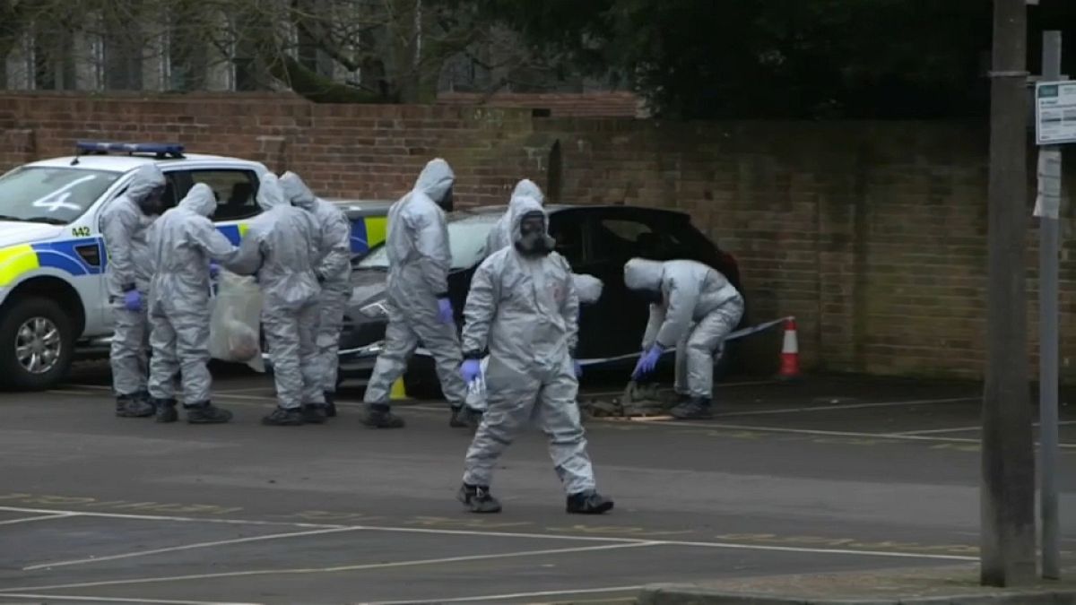Polícia britânica confirma: Envenenados com a mesma toxina que Skripal