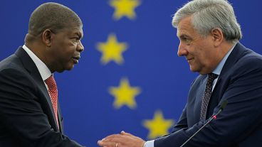 Presidente de Angola discursa em Parlamento Europeu
