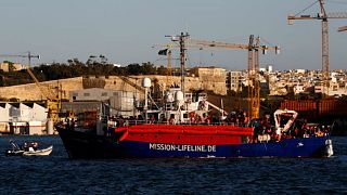 سفينة إنقاذ مهاجرين تابعة لمؤسسة خيرية قبالة ميناء في مالطا يوم 27 يونيو 