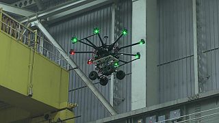 Este dron puede reparar baches con material impreso en 3-D