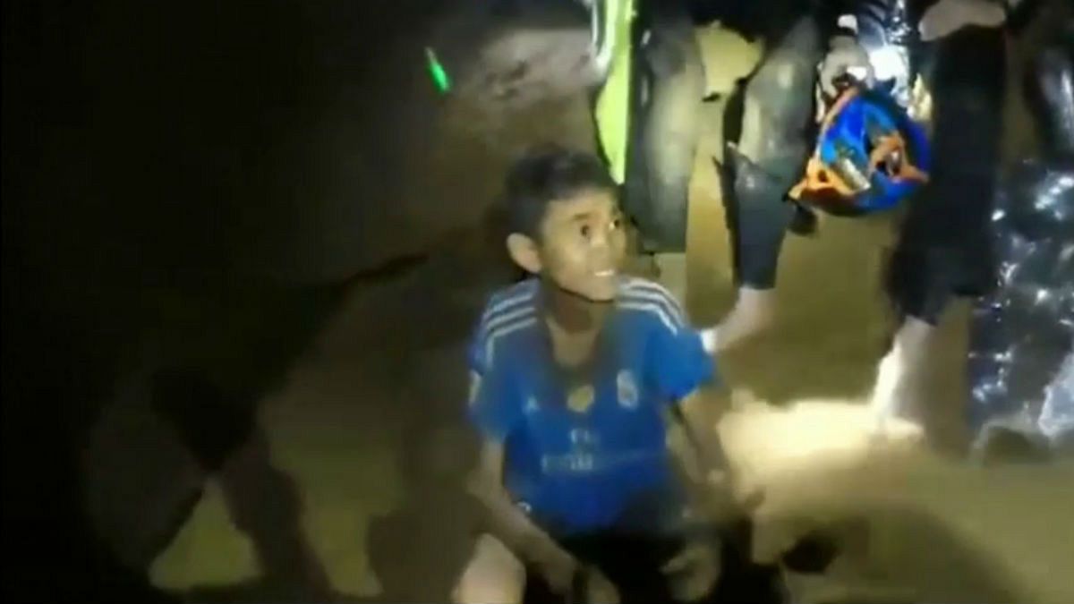 نجات اعضاء تیم فوتبال محبوس در غاز در تایلند