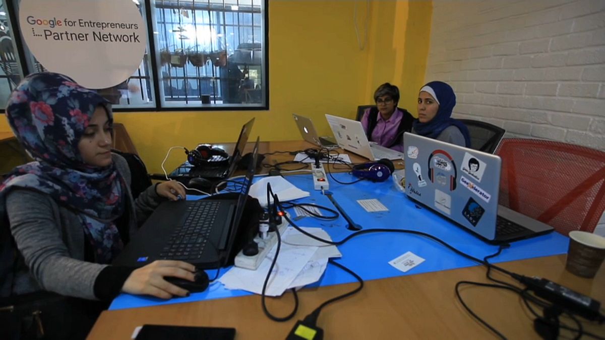 Gazzeli gençlerin kaderi 'uzaktan iş' fırsatları ile değişiyor