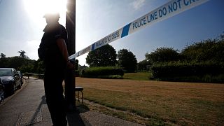 Ein Officer vor einem Absperrband in Salisbury