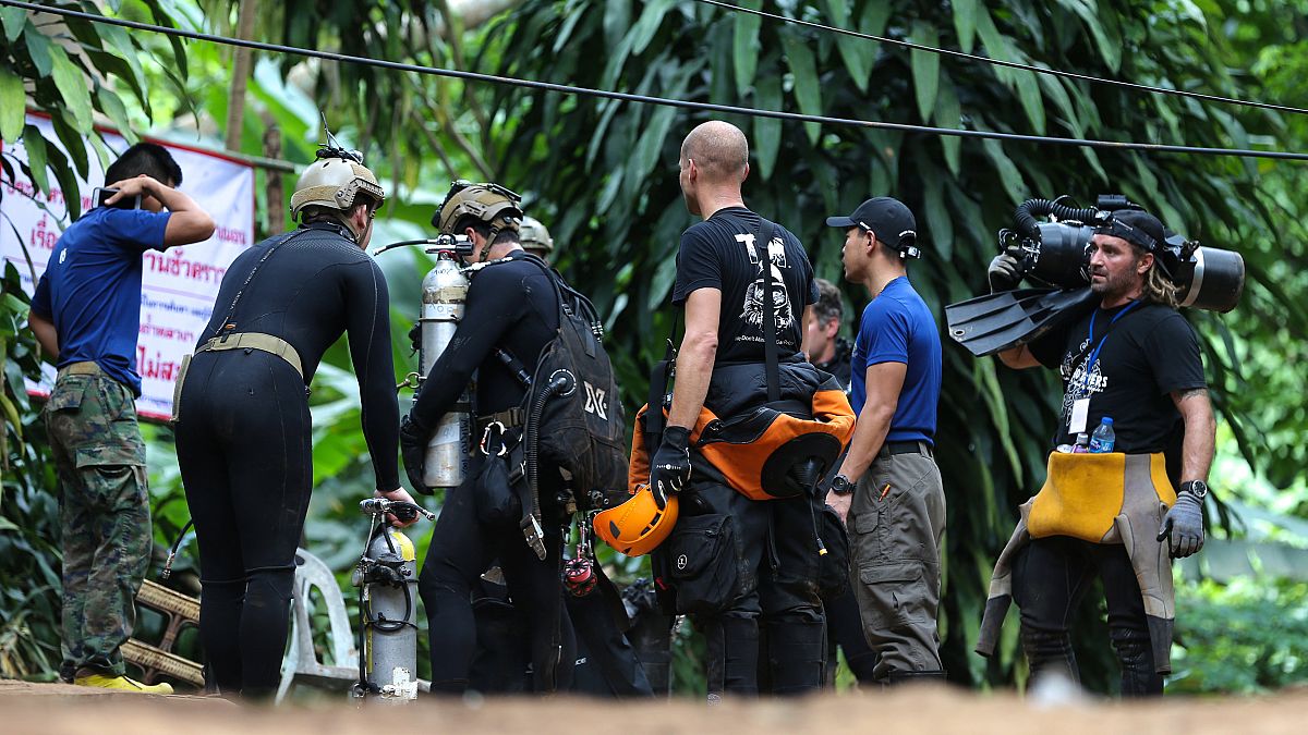 Taylandlı çocukları kurtarmaya çalışan dalgıç öldü
