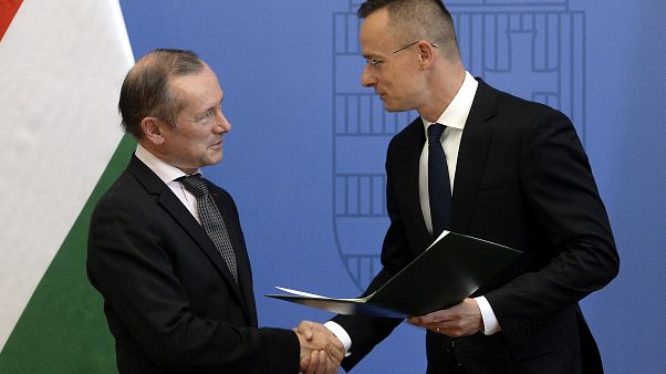 A magyar kormány kitüntette a leváltott francia nagykövetet A magyar kormány kitüntette a leváltott francia nagykövetet