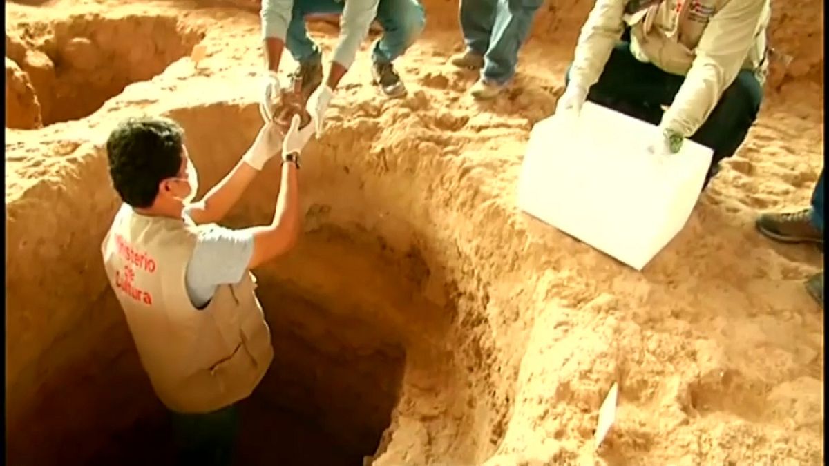 شاهد: العثور على 15 جثة في مقابر تنتمي لحضارة الإنكا ببيرو 