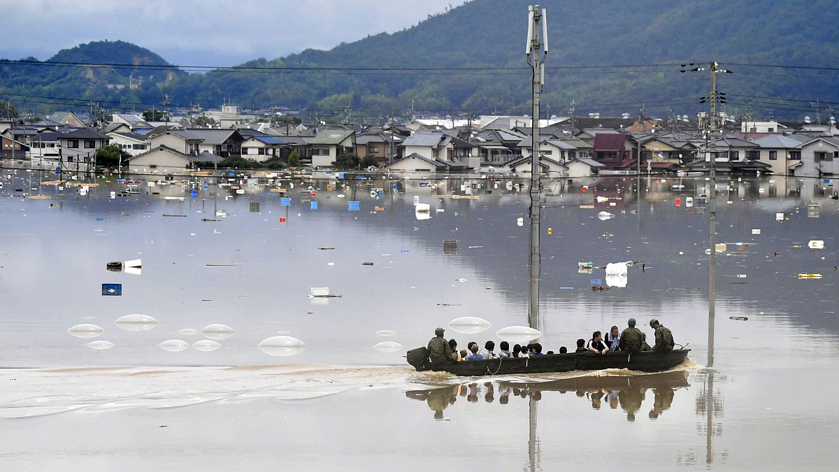 مقتل 38 شخصاً وفقدان أكثر من خمسين بسبب الفيضانات في اليابان