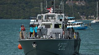 رجال الإنقاذ في تايلاند يستأنفون البحث عن 23 مفقوداً بعد غرق سفينة سياحية