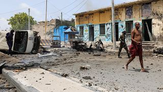 Mogadişu'da bomba yüklü araç cumhurbaşkanlığı sarayını hedef aldı
