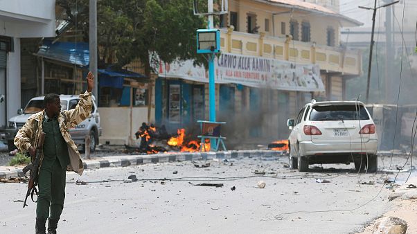 Σομαλία: διπλή βομβιστική επίθεση στο Μογκαντίσου Σομαλία: διπλή βομβιστική επίθεση στο Μογκαντίσου
