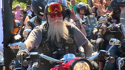 Prag sokaklarından 4 bin Harley Davidson motosikletli geçti