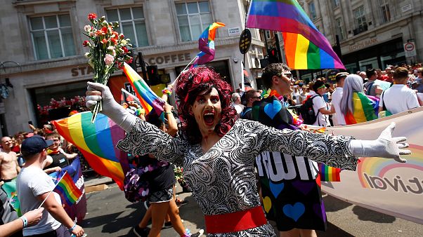 Londra si tinge d'arcobaleno per il Gay Pride Londra si tinge d'arcobaleno per il Gay Pride
