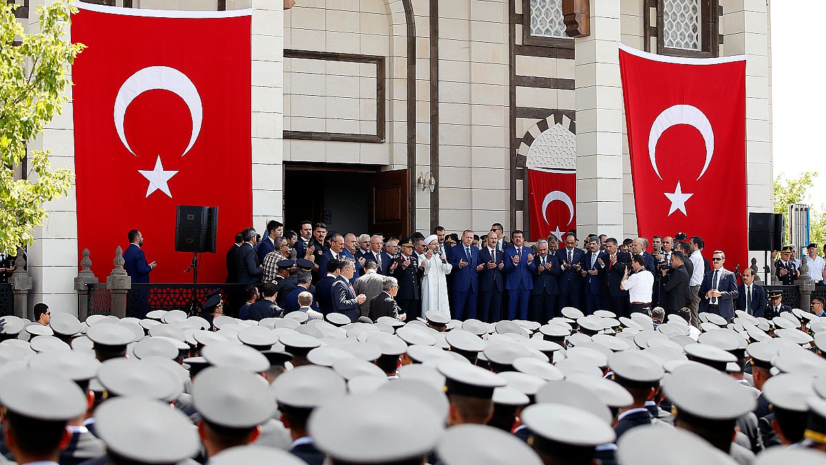 ترکیه؛ برکناری ۱۸ هزارتن از نیروهای پلیس، ارتش و دانشگاهیان