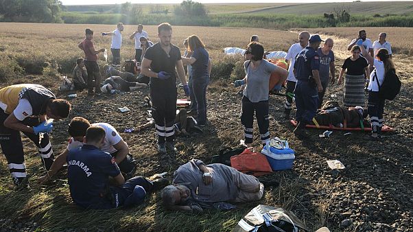 Turchia: treno deraglia nel nord del Paese, almeno 10 morti Turchia: treno deraglia nel nord del Paese, almeno 10 morti