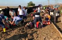 Diez muertos y 73 heridos al descarrilar un tren en Turquía