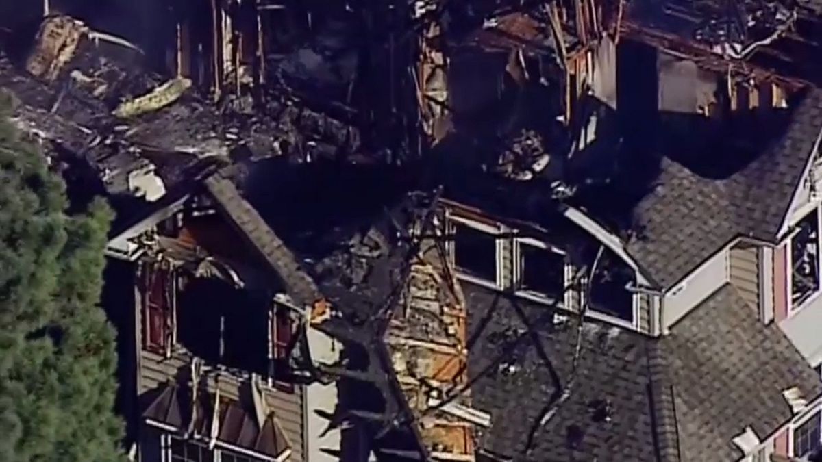 Virginia: elicottero si schianta contro una casa