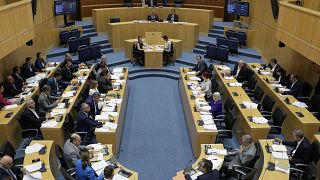 Κύπρος: Υπερψήφισε η Βουλή τα νομοσχέδια για ΜΕΔ και Συνεργατισμό