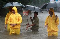 Las lluvias monzónicas inundan Bombay
