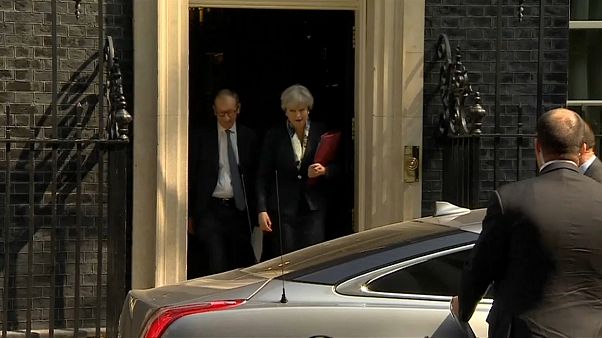 Brexit: Theresa May resiste, nonostante le dimissioni dei Ministri Brexit: Theresa May resiste, nonostante le dimissioni dei Ministri