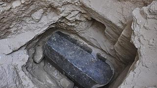 Mısır: İnşaat için temel kazacaklardı, 2 bin yıllık lahit buldular