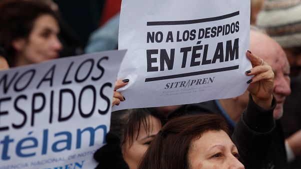 Αργεντινή: Xιλιάδες άνθρωποι στους δρόμους κατά της λιτότητας και του ΔΝΤ Αργεντινή: Xιλιάδες άνθρωποι στους δρόμους κατά της λιτότητας και του ΔΝΤ