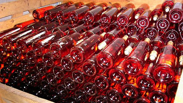 میلیونها لیتر شراب اسپانیا به نام شراب فرانسوی به مشتریان قالب شد میلیونها لیتر شراب اسپانیا به نام شراب فرانسوی به مشتریان قالب شد