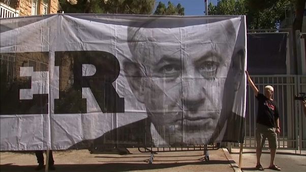 İsrail'de yolsuzluk soruşturması büyüyor: Başbakan Netanyahu yeniden ifade verdi İsrail'de yolsuzluk soruşturması büyüyor: Başbakan Netanyahu yeniden ifade verdi