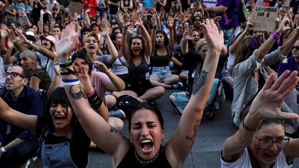 İspanya'da hükümet ‘tecavüz’ tanımının değiştirilmesi için harekete geçti İspanya'da hükümet ‘tecavüz’ tanımının değiştirilmesi için harekete geçti