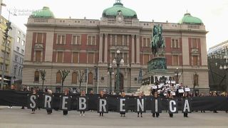 Luto y silencio en Belgrado para recordar a las víctimas de Srebrenica