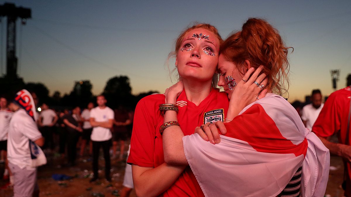 Cróacia elimina Inglaterra: O contraste das emoções em fotografias