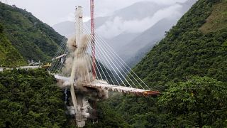 شاهد: تفجير جسر تشيراخارا المعلق في كولومبيا