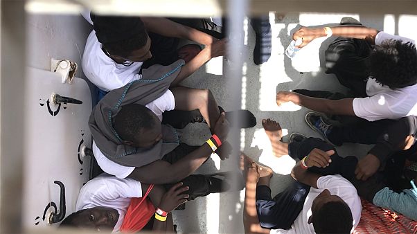 10 أيام في البحر: القصة الحقيقية لأكواريوس 10 أيام في البحر: القصة الحقيقية لأكواريوس