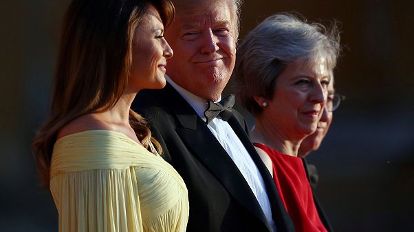 Britânicos recebem Donald Trump com protestos Britânicos recebem Donald Trump com protestos