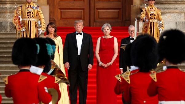Trump claque la porte au Brexit version Theresa May Trump claque la porte au Brexit version Theresa May