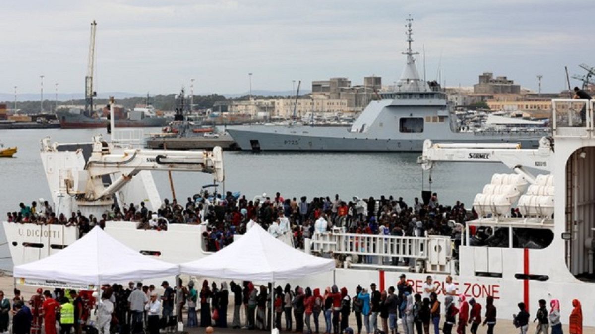 Italia, Diciotti: sbarcati i 67 migranti, decisivo l'intervento di Mattarella
