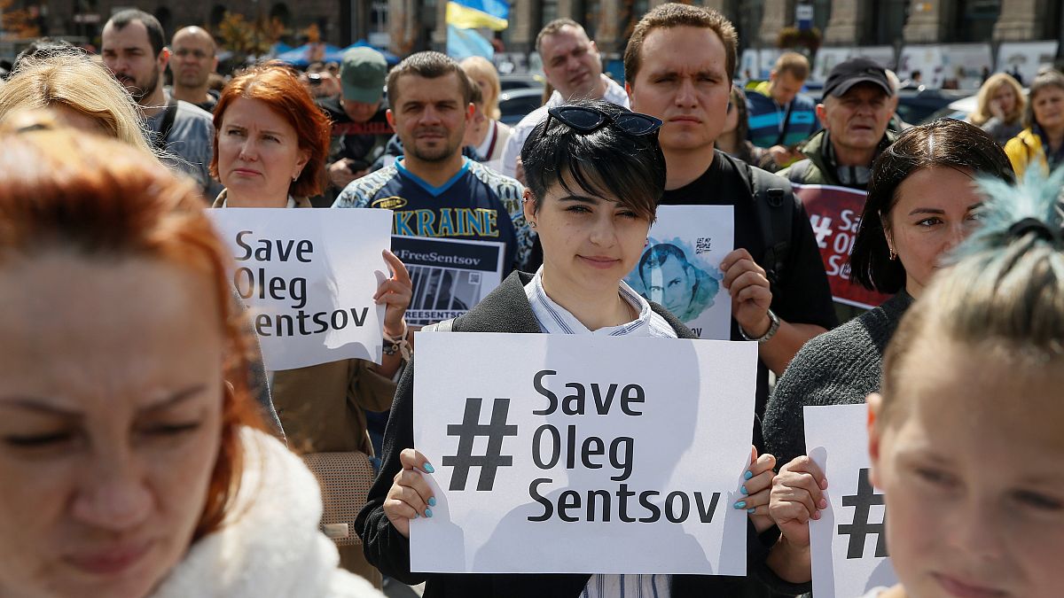 Кремль обещает рассмотреть прошение о помиловании Сенцова