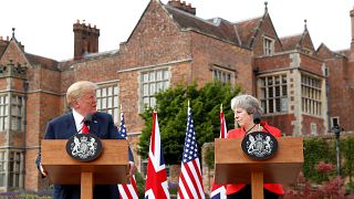 از مواضع ترامپ در نشست مطبوعاتی با ترزا می تا دیدار با ملکه بریتانیا