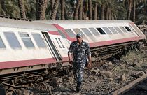 بسبب خطأ في التحويلة، نحو 60 مصاباً في مصر بعد خروج قطار عن القضبان