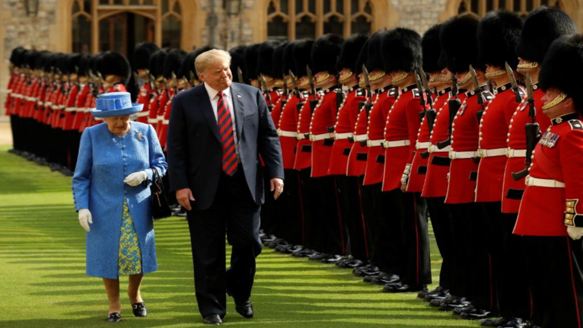 الملكة إليزابث الثانية تستقبل ترامب في قلعة وندسور
