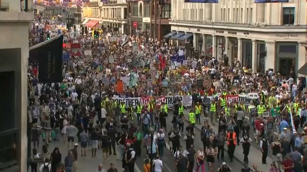 NO COMMENT: Na rua contra Trump NO COMMENT: Na rua contra Trump