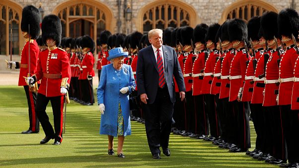 La reina Isabel II recibe la visita de Donald Trump en el castillo de Windsor La reina Isabel II recibe la visita de Donald Trump en el castillo de Windsor