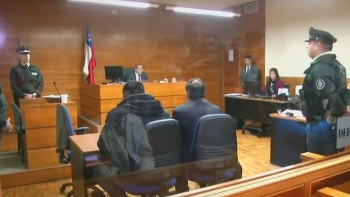 الشرطة التشيلية تداهم مكاتب أساقفة في قضايا "انتهاكات جنسية"
