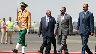 رئيس إريتريا يصل إثيوبيا في زيارة تاريخية لإنهاء الحرب